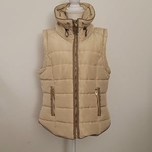 H&M tan puffy vest with hood Large